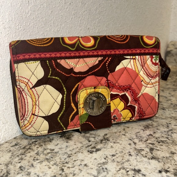 Vera Bradley Turn Lock Wallet Multi-Color Va Va Voom Pattern‎ Retro 8"x5" A2 - Picture 1 of 3
